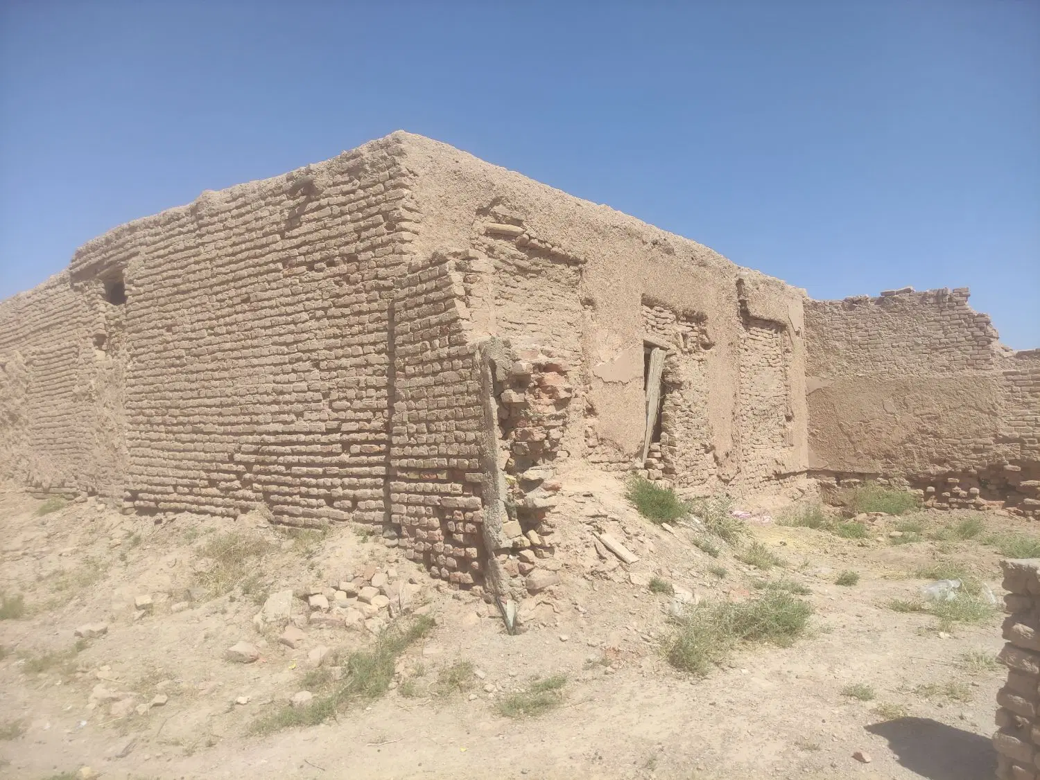 زمین روستای اتیمز