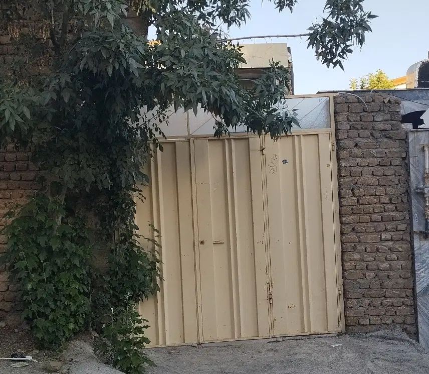 خانه ویلایی واقع در خیابان آپادانا بین مخمل‌کوه