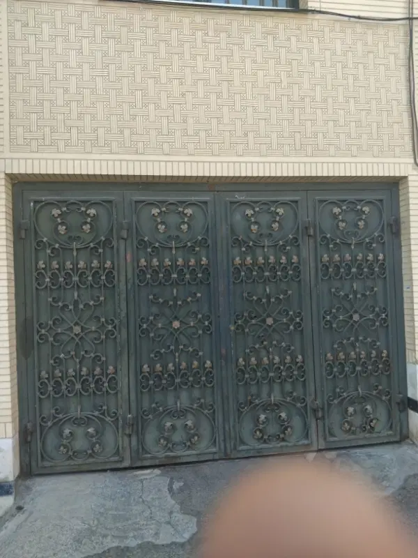 منزل ۲۰۰ متری