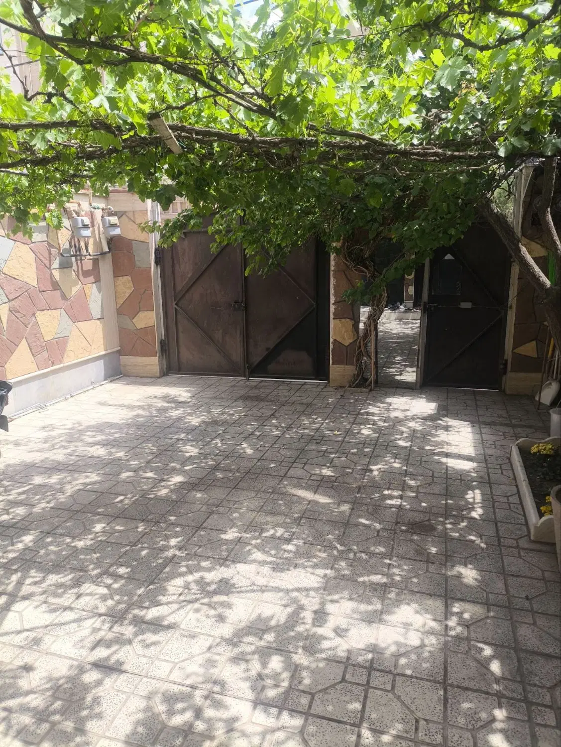 خانه ویلایی دو طبقه راه جدا و مشترک