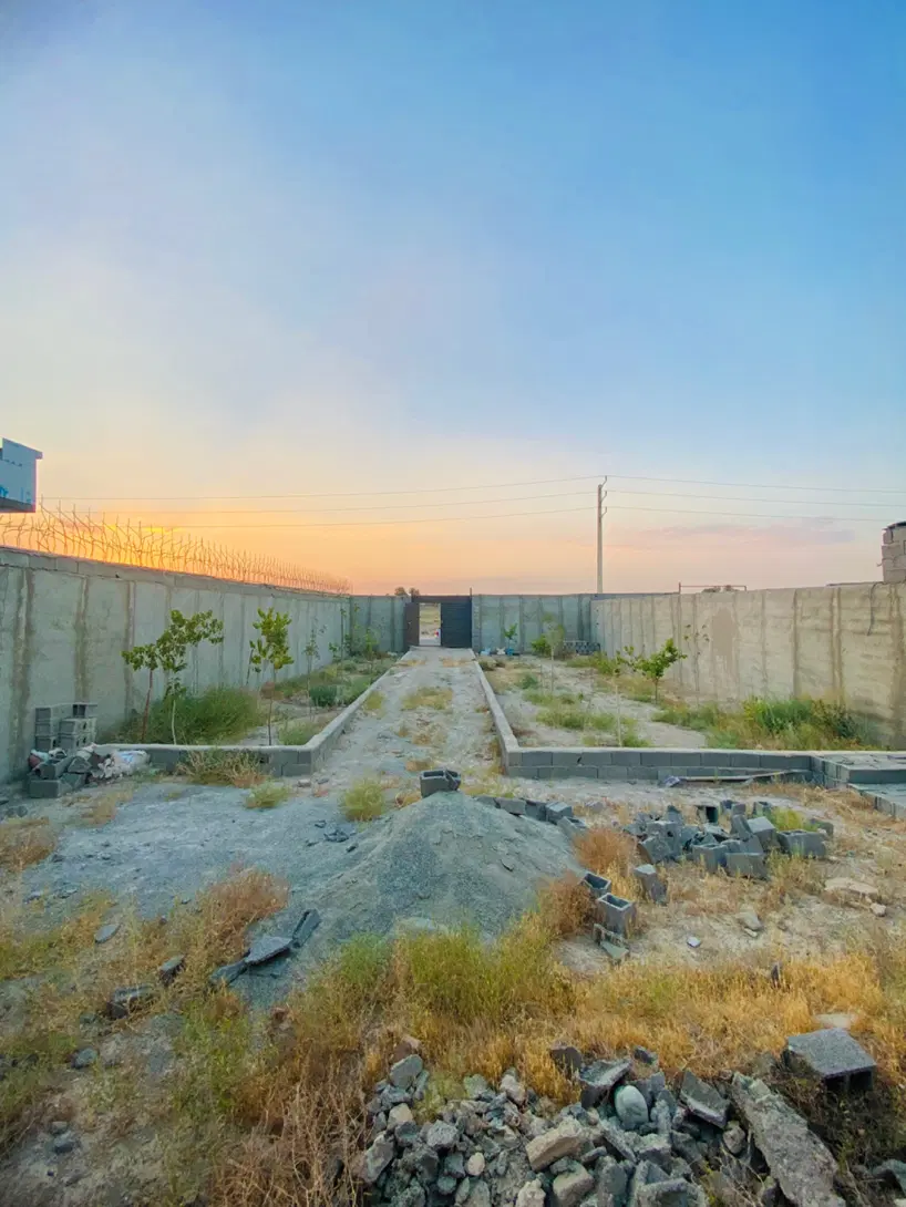 ۳۰۰متر باغچه اماده ی ساخت