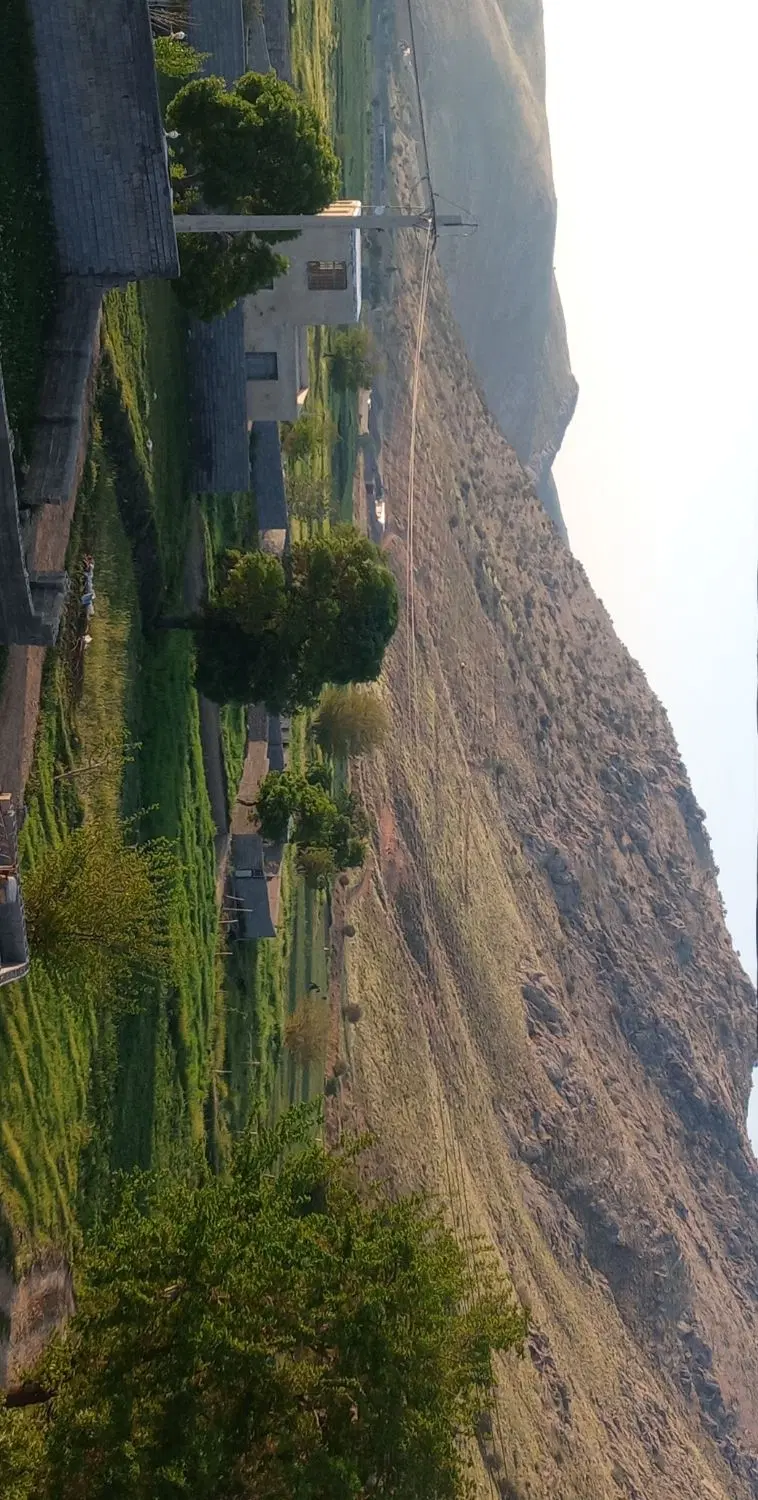 فروش یک قطعه زمین با یک حلقه چاه