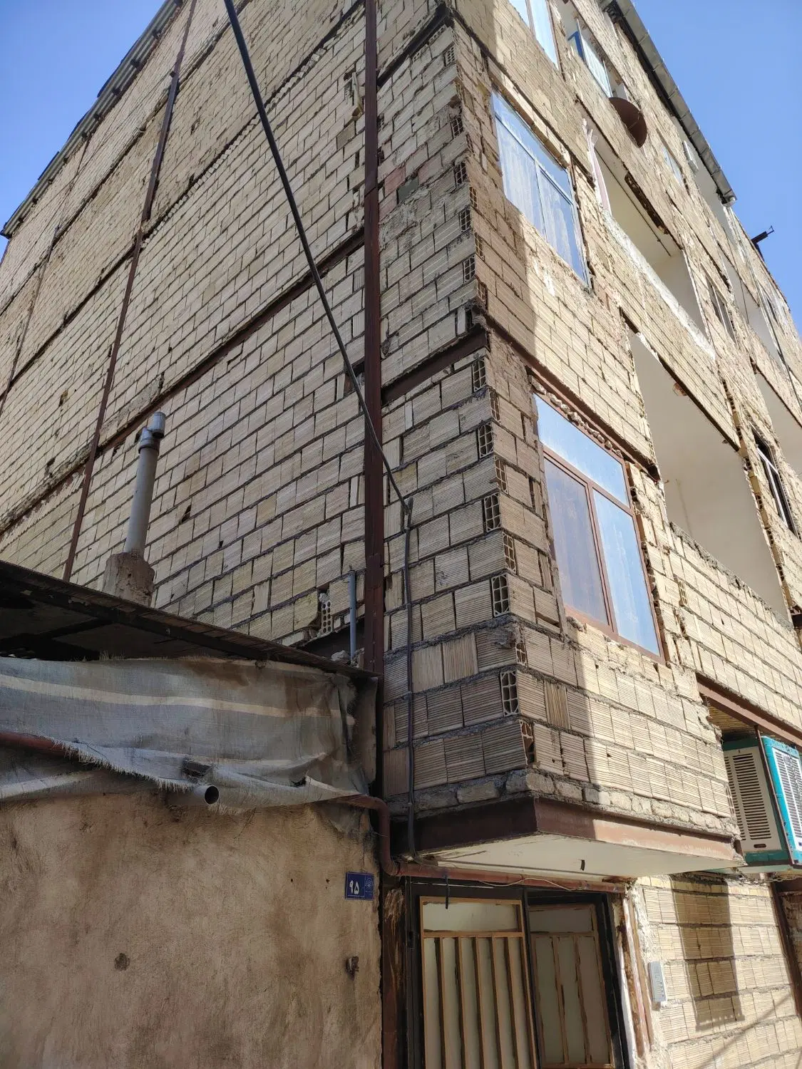 آپارتمان ۶۵ متری طبقه۲
