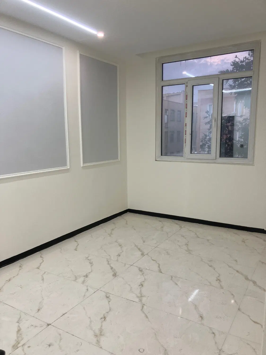 ۸۱ متر _ فول بازسازی _ پارکینگ سندی _ طبقه دوم