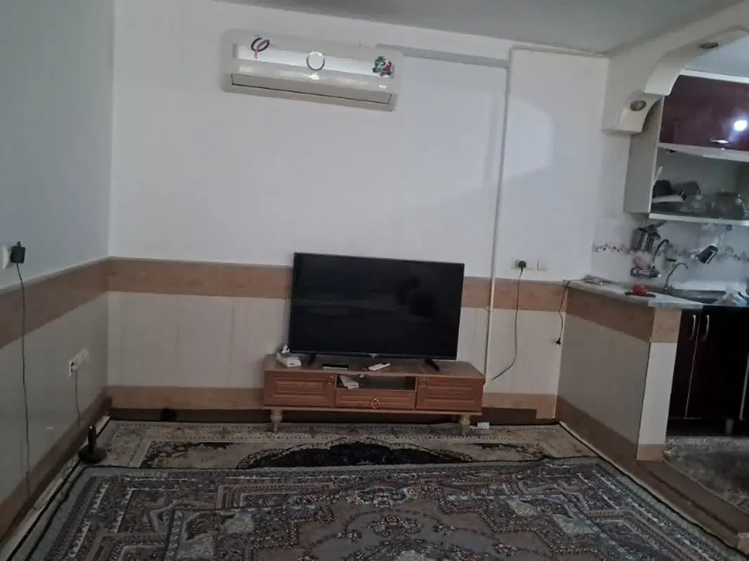 خانه ویلایی سه طبقه با مغازه