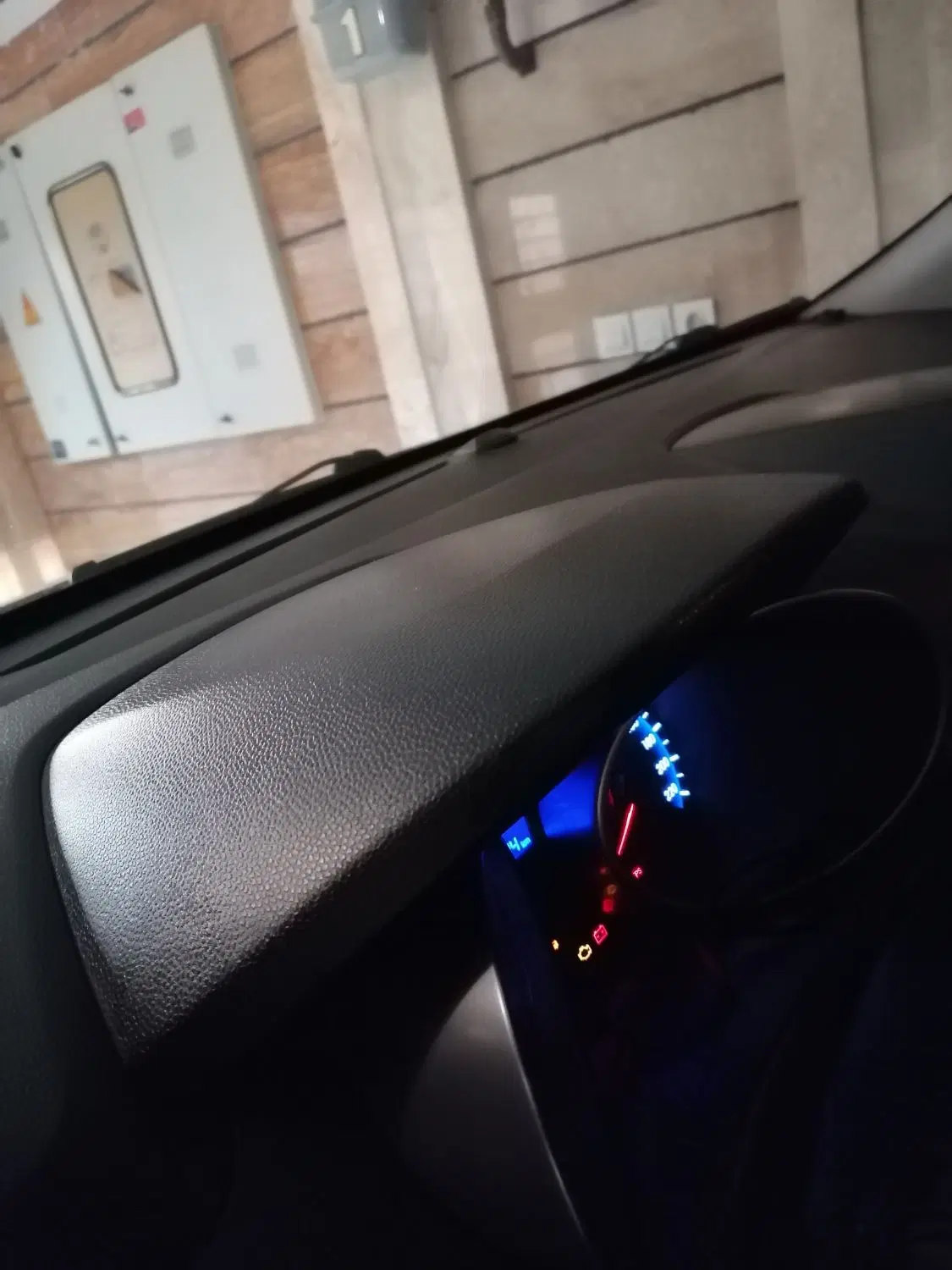 اجاره پارکینگ خودرو مسقف