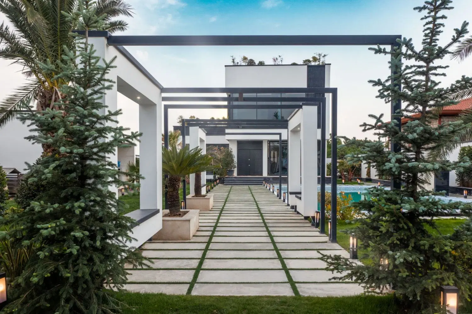 ویلای ۱۳۰۰ متری تریبلکس