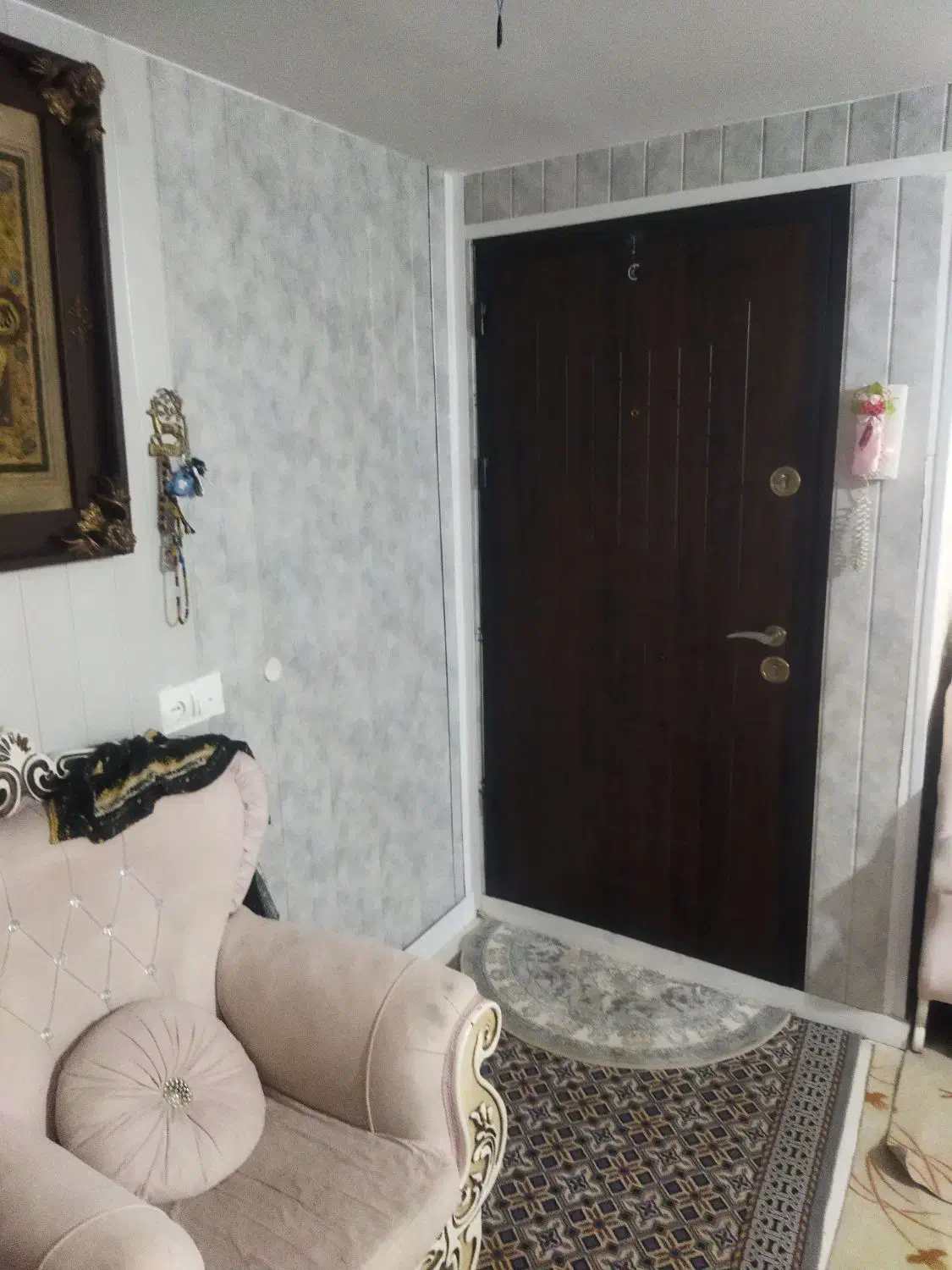 واحد 83 متری نیم طبقه
