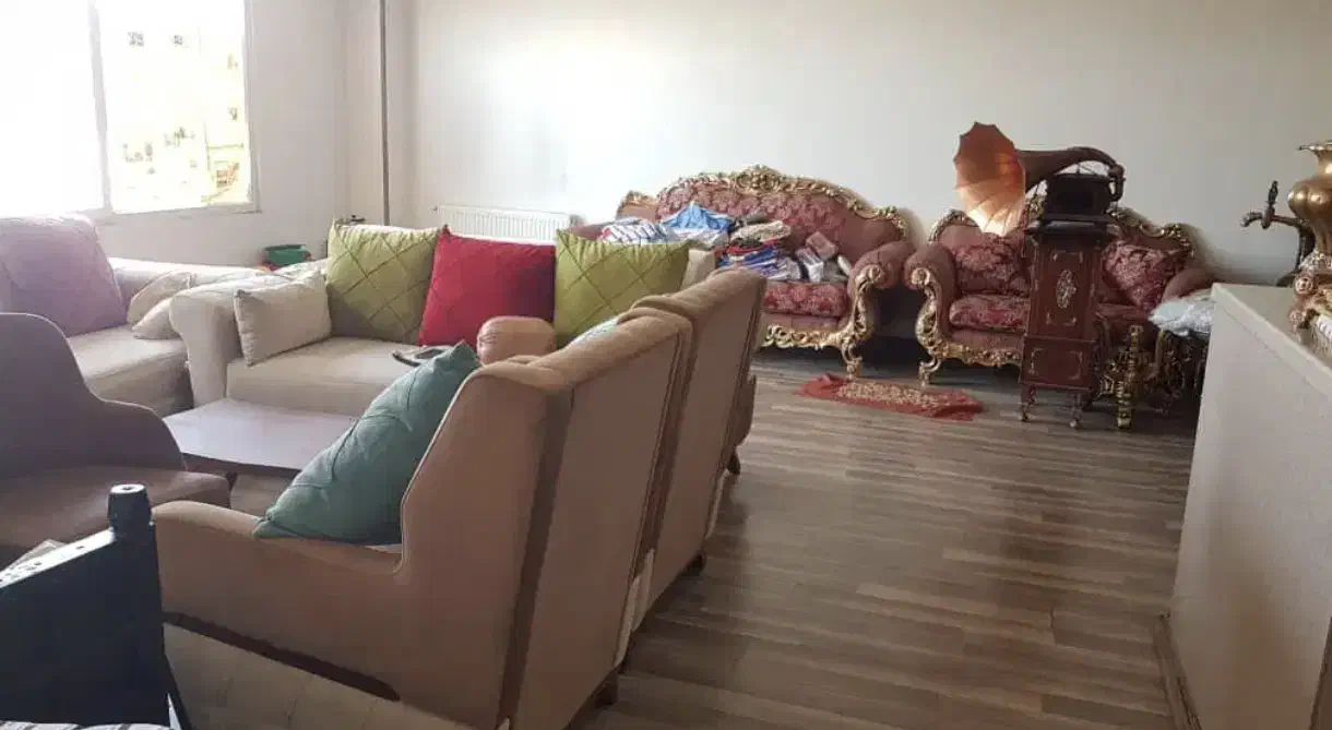 ۱۳۵ متر سالن پرده خور _ باغستان،گلستان ها