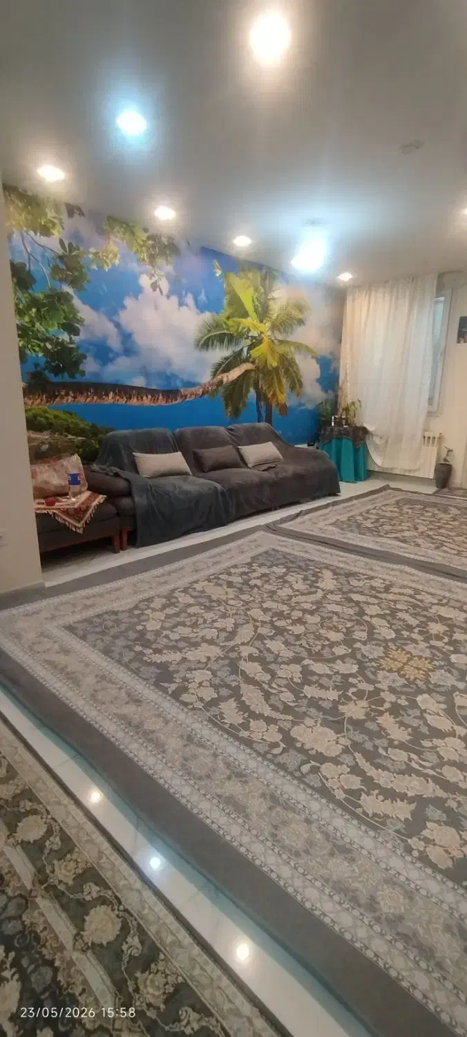 دارای پارکینگ وآسانسور  طبقه اول