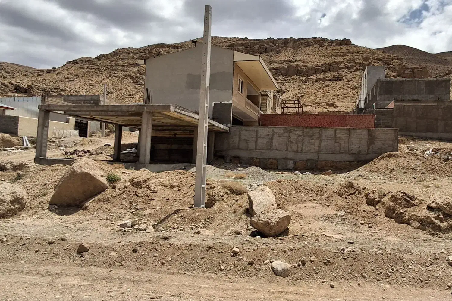 فروش ویلایی در حال ساخت، 253 متر زمین