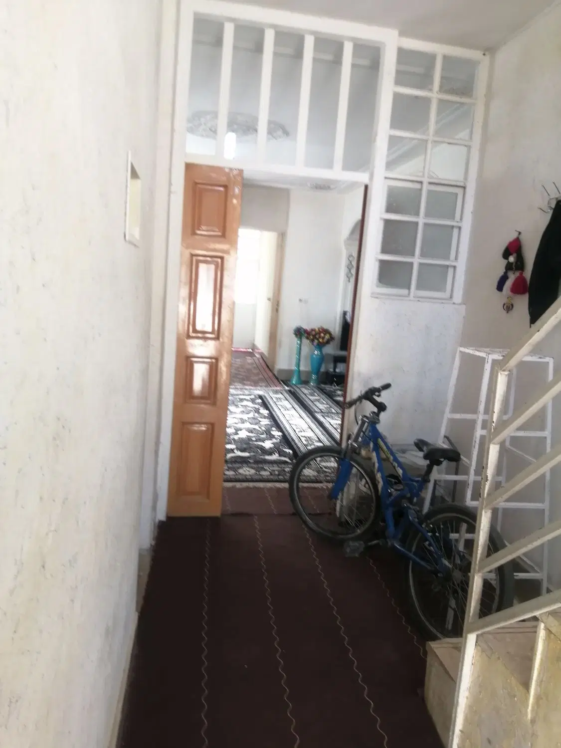 فروش منزل ویلایی یک طبقه دربست درب ساختمان. گویم