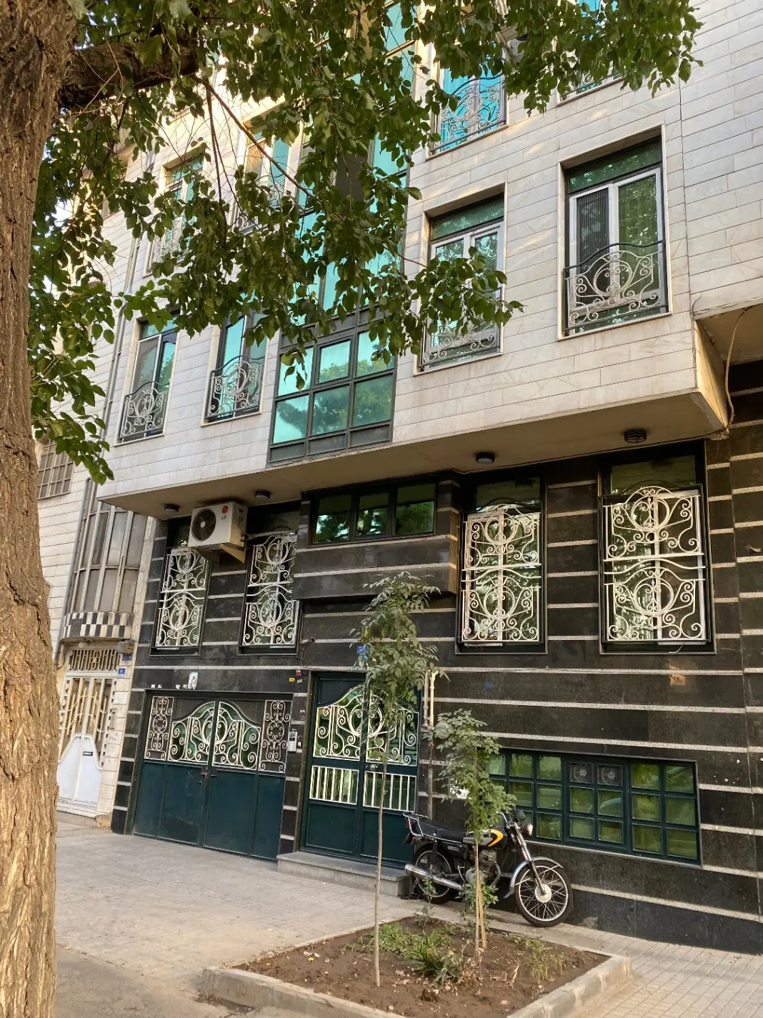 ۶۶ متری ، دوخوابه ، دسترسی به مترو حر