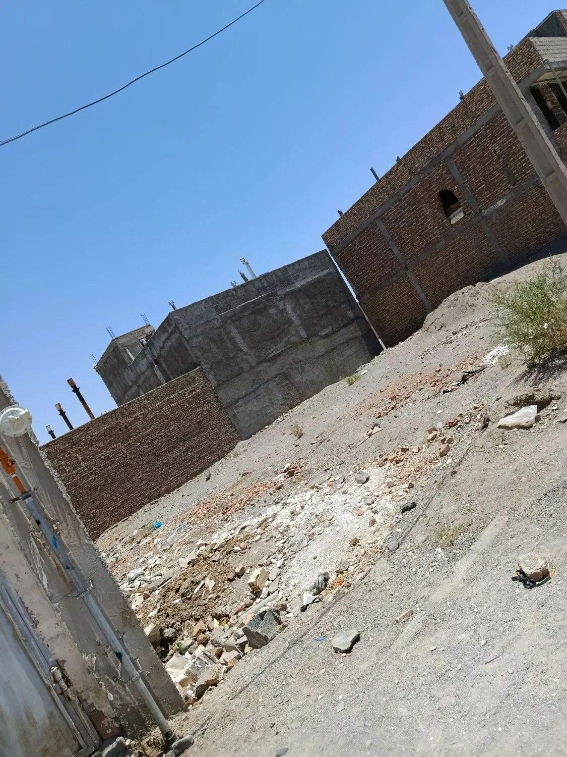 زمین واقع در شهرک جهاد ۲۴۰متری فوری