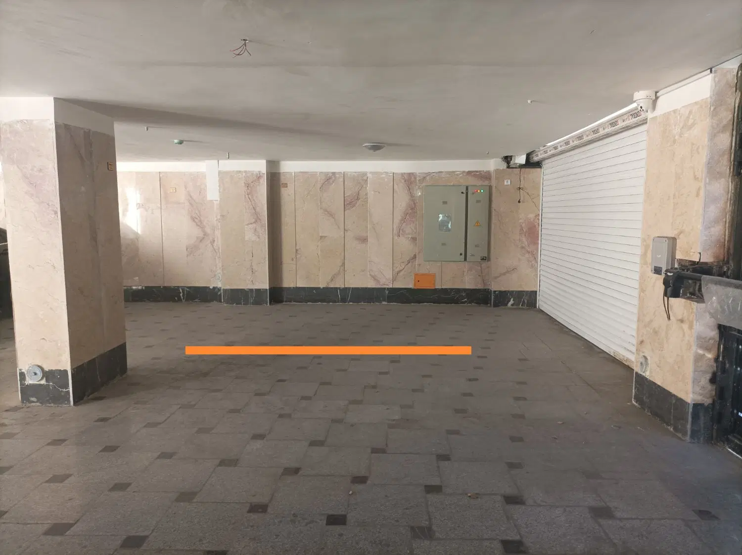 پارکینگ ماشین شخصی