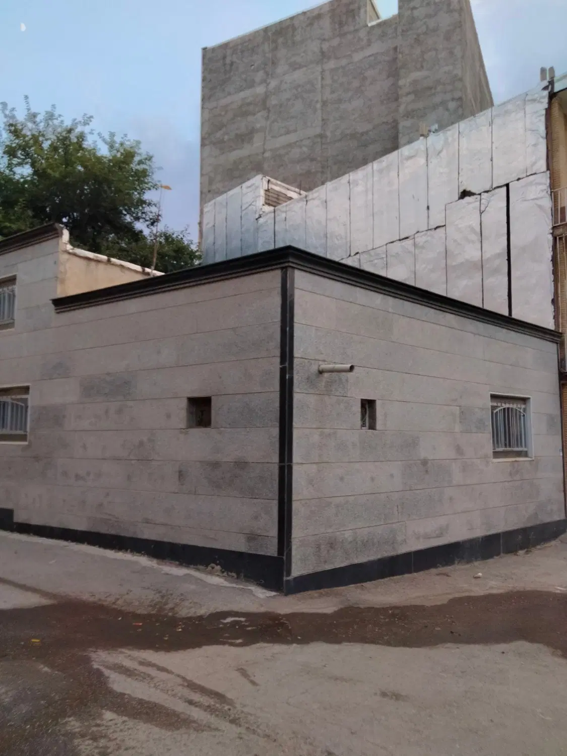 خانه ویلایی دو بر ۲۱۰متری لوکس