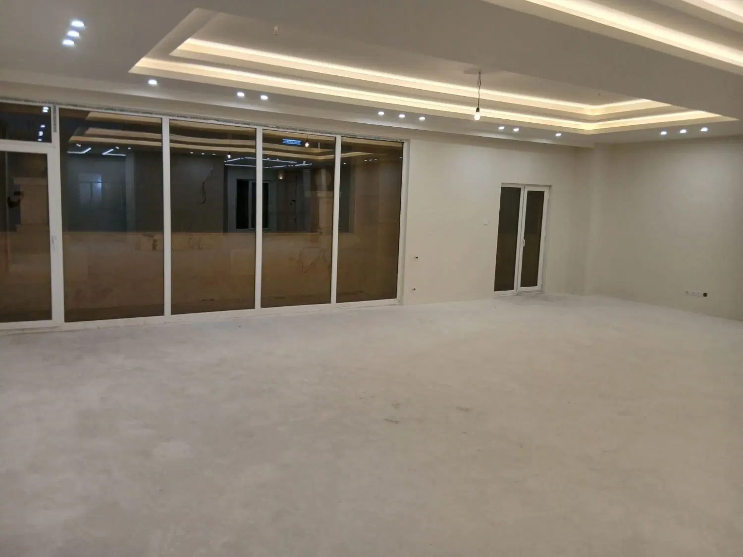 شهرک آزادی بر خیابان آذربایجان دو نبش