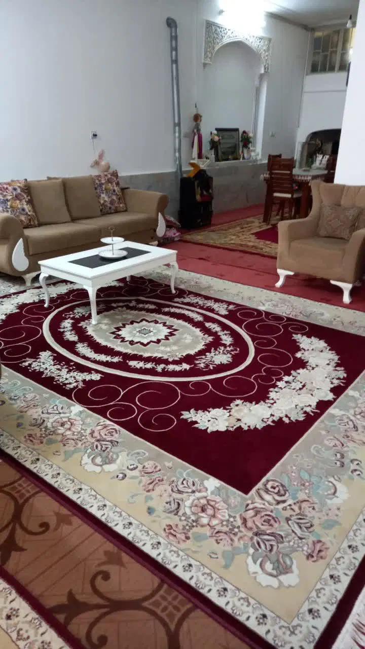 اجاره زیر زمین گلخانه ای با نور خوب