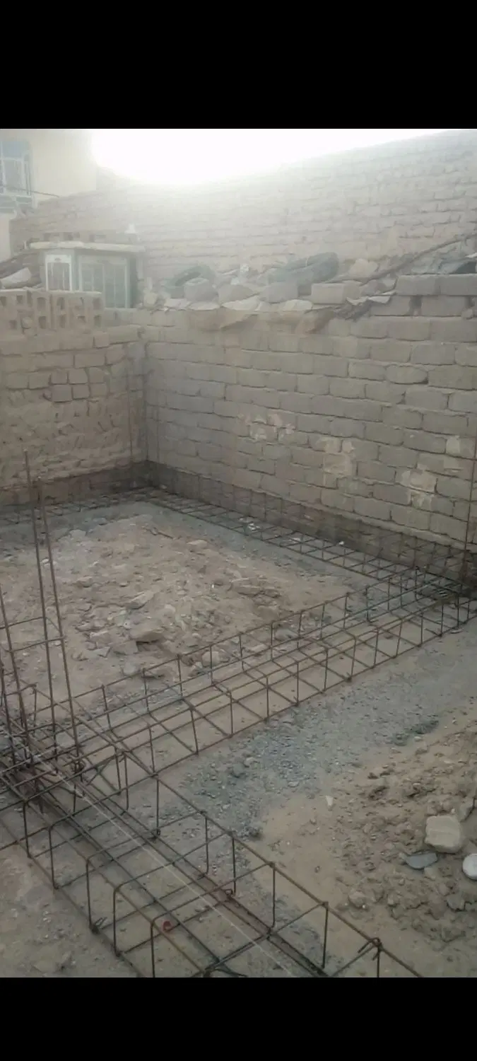 خانه ۲۲۰مترنیمه ساز زهک کنار داروخانه نیکفرجام