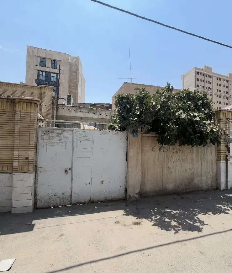 ملک کلنگی در قم