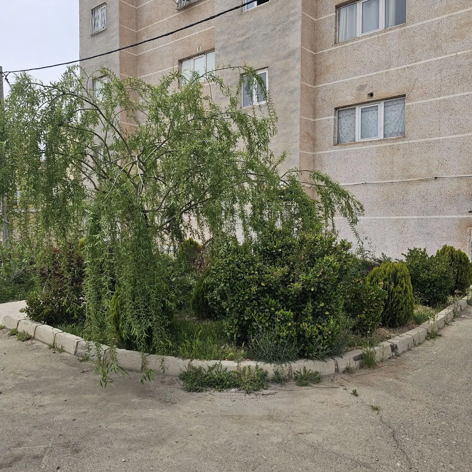 واحد ۸۰ متری رهن و اجاره با پارکینگ آسانسور انباری
