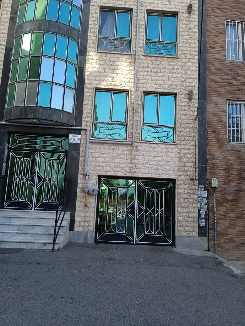 ۸۷ متر گلشهر _ سنددار، پارکینگ_ نیازمند بازسازی