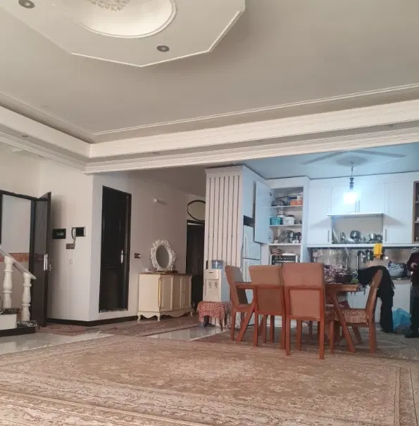 معاوضه ویلایی آقایوسفی با دوطبقه روی پیلوت جنوبی