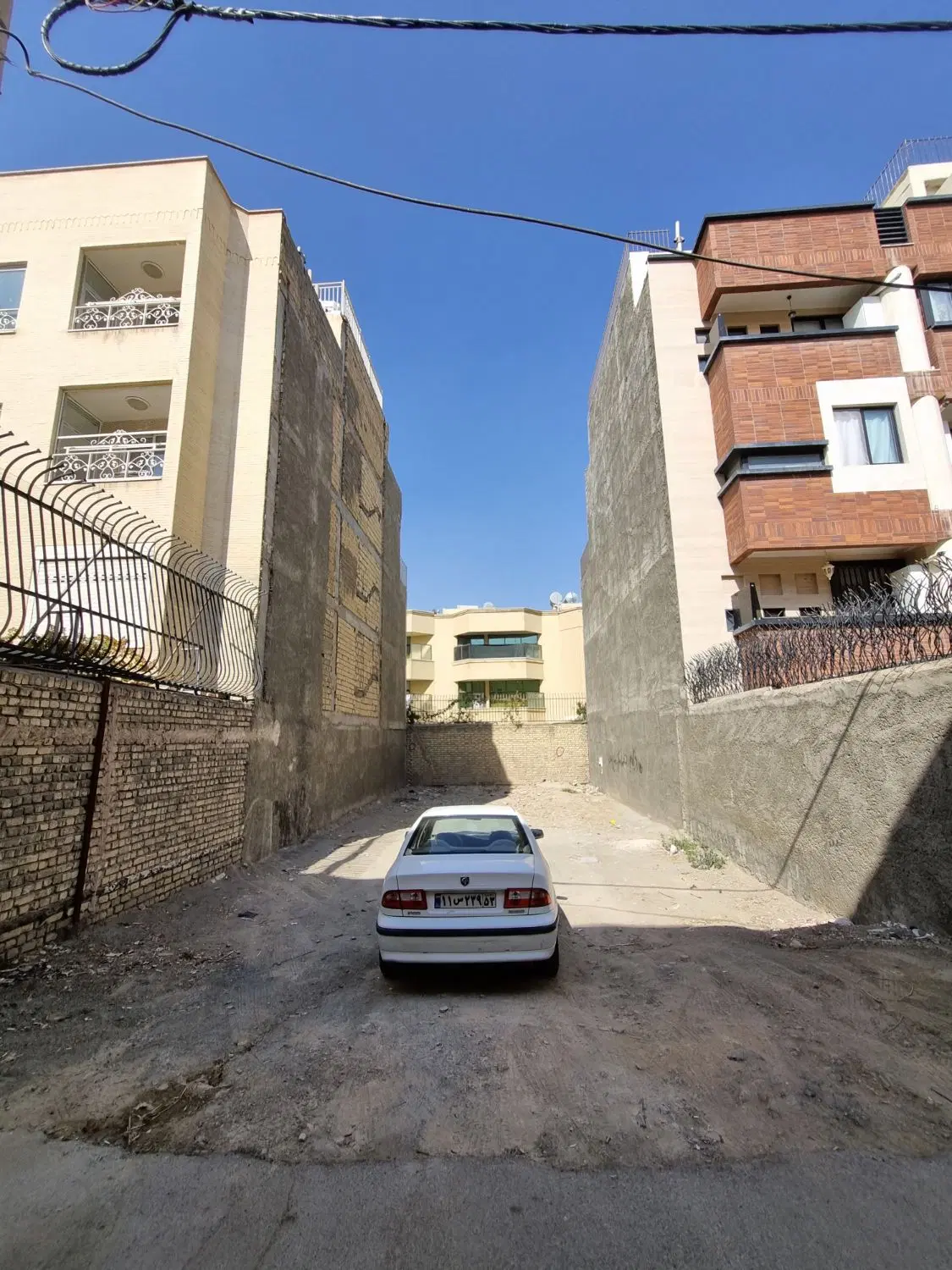 زمین عادل پور