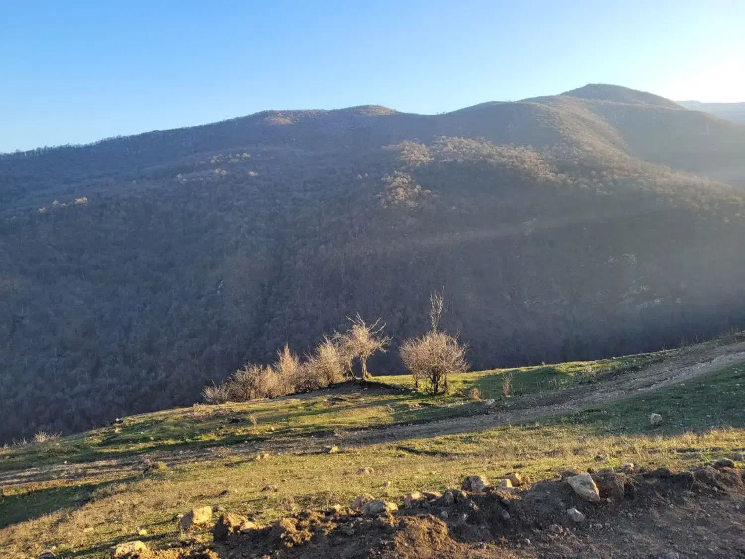 زمین افراتخته با مجوز گردشگری