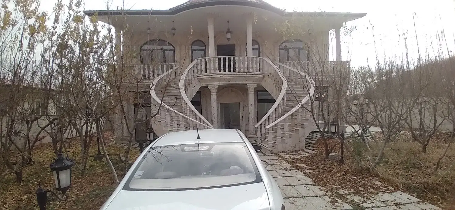 واحد ۷۰ متری نبش چهار راه طبقه ۴