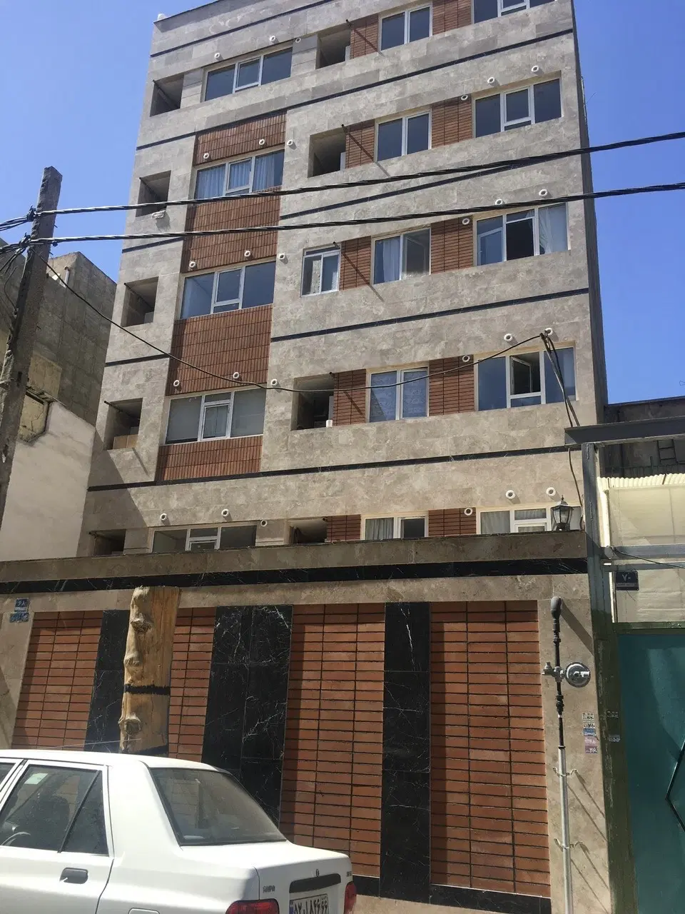 ۲ خوابه با پارکینگ و آسانسور و بالکن(نوساز)