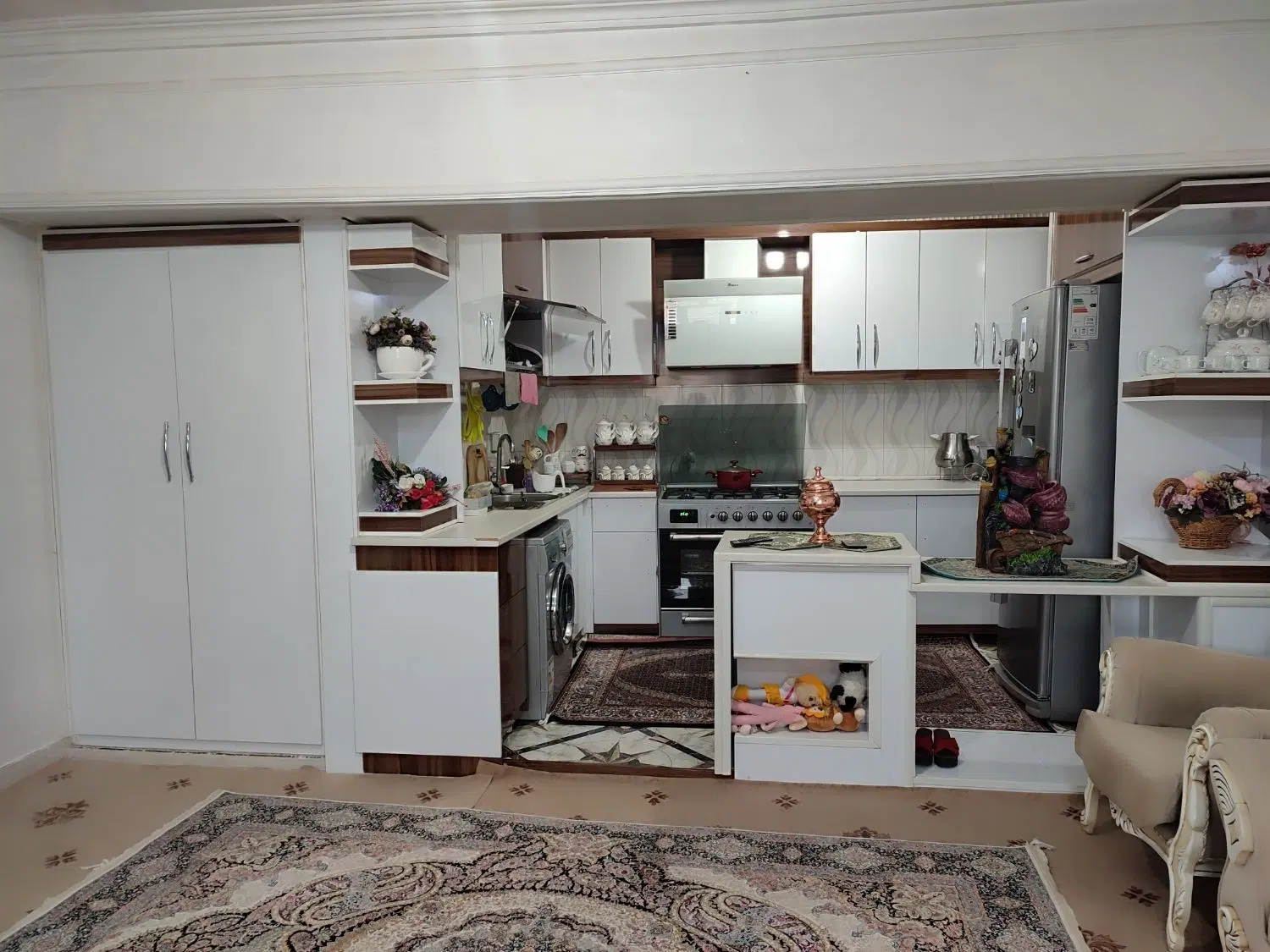 یک باب آپارتمان یک ونیم طبقه