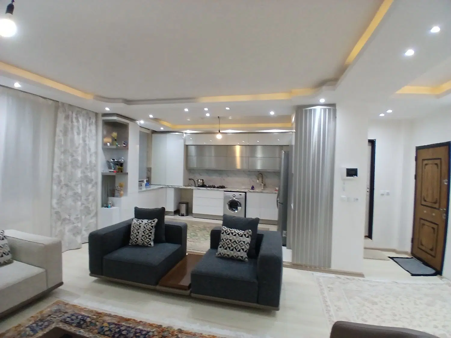 کارشناسان نگین فول ۱۱۲ متر