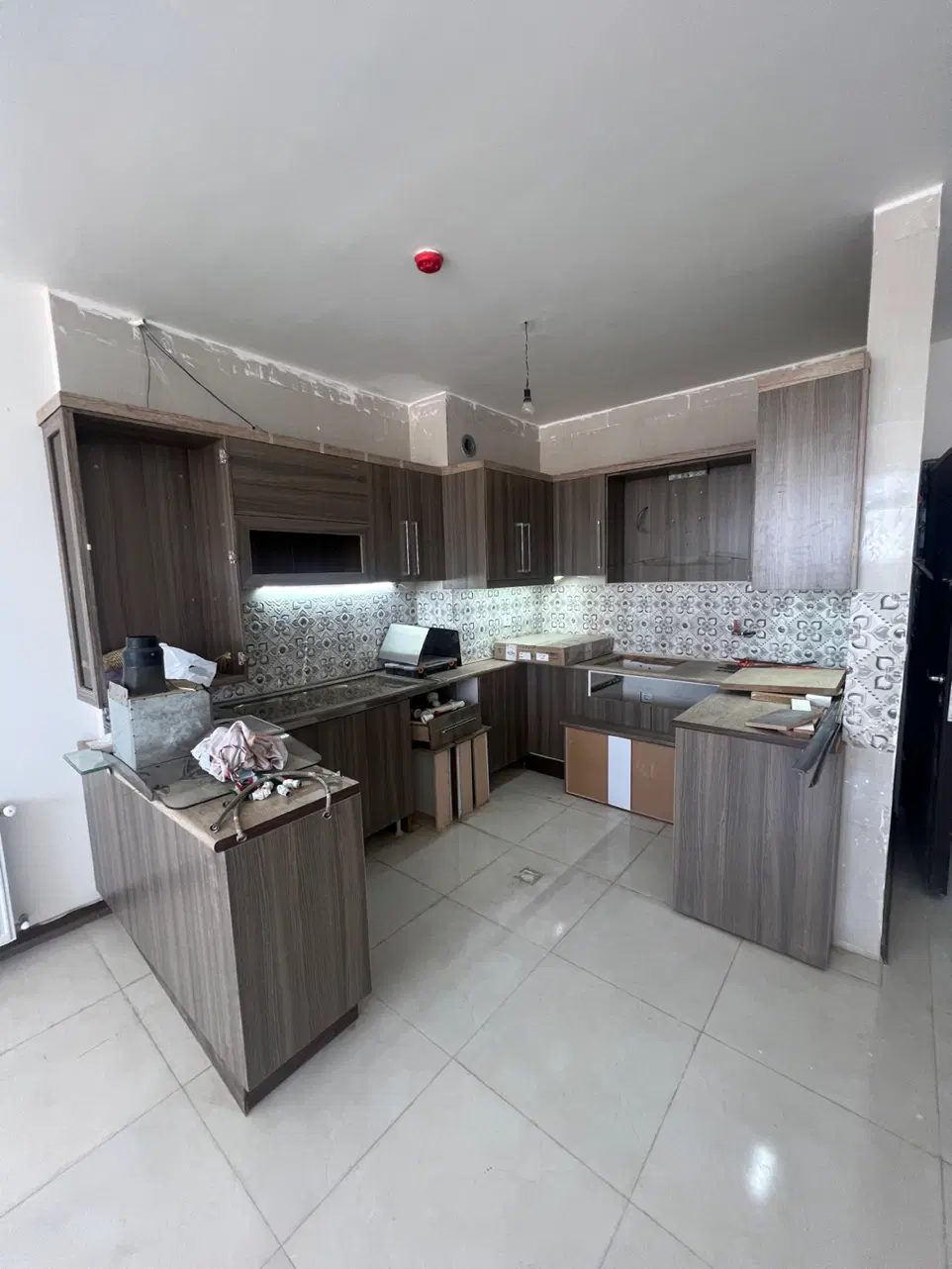 اپارتمان حدود ۷۰ متر بهارستان طبقه۵