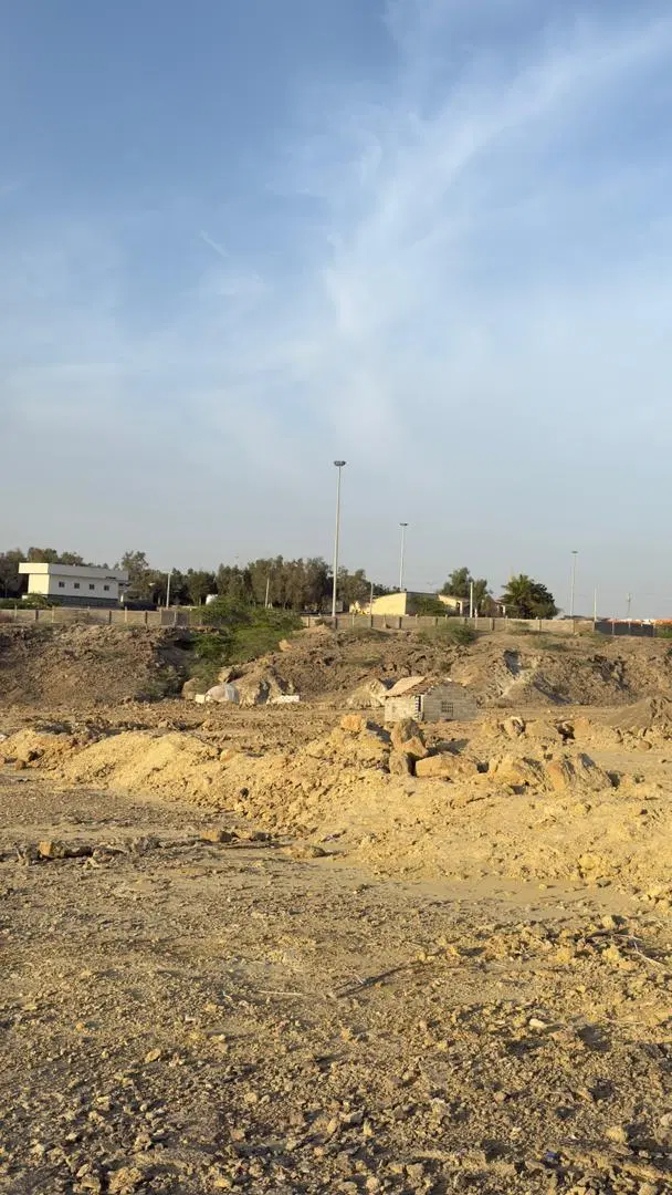 زمین فروشی