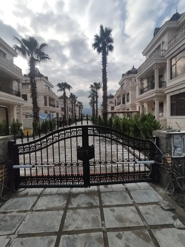 مغازه حاشیه بلوار استقلال