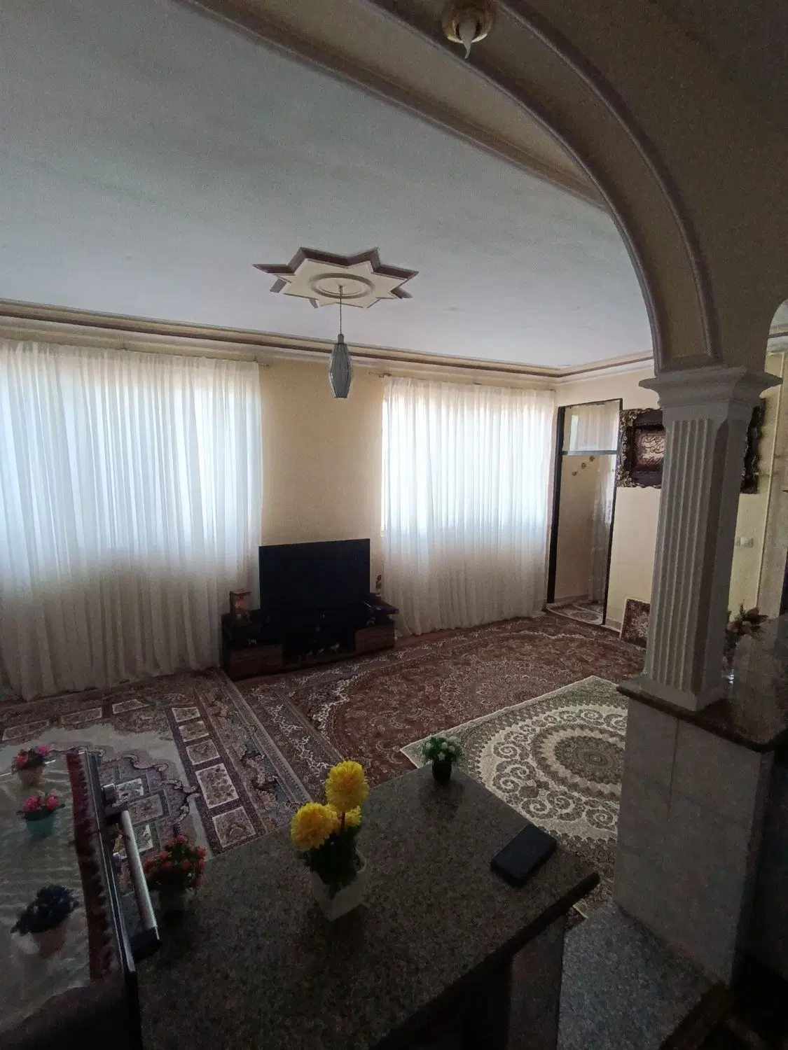 خانه 70متری اپارتمان طبقه اول درب  ورودی مشترک