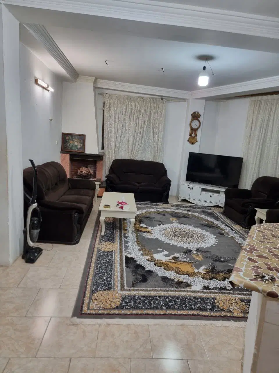 خونه دونبش با ۶مغازه  تجاری
