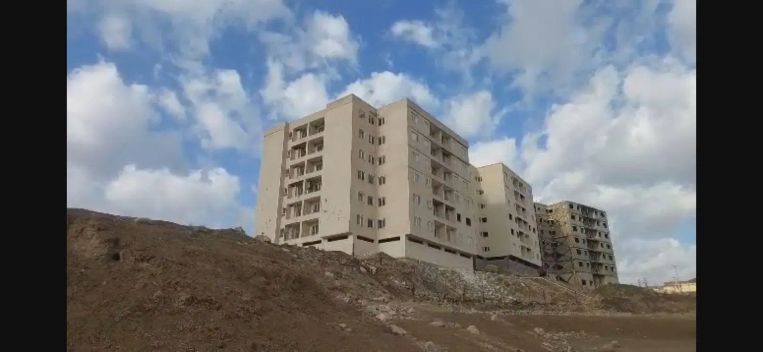۱۰۲ متری بومهن رو بروی فاز۴ پردیس
