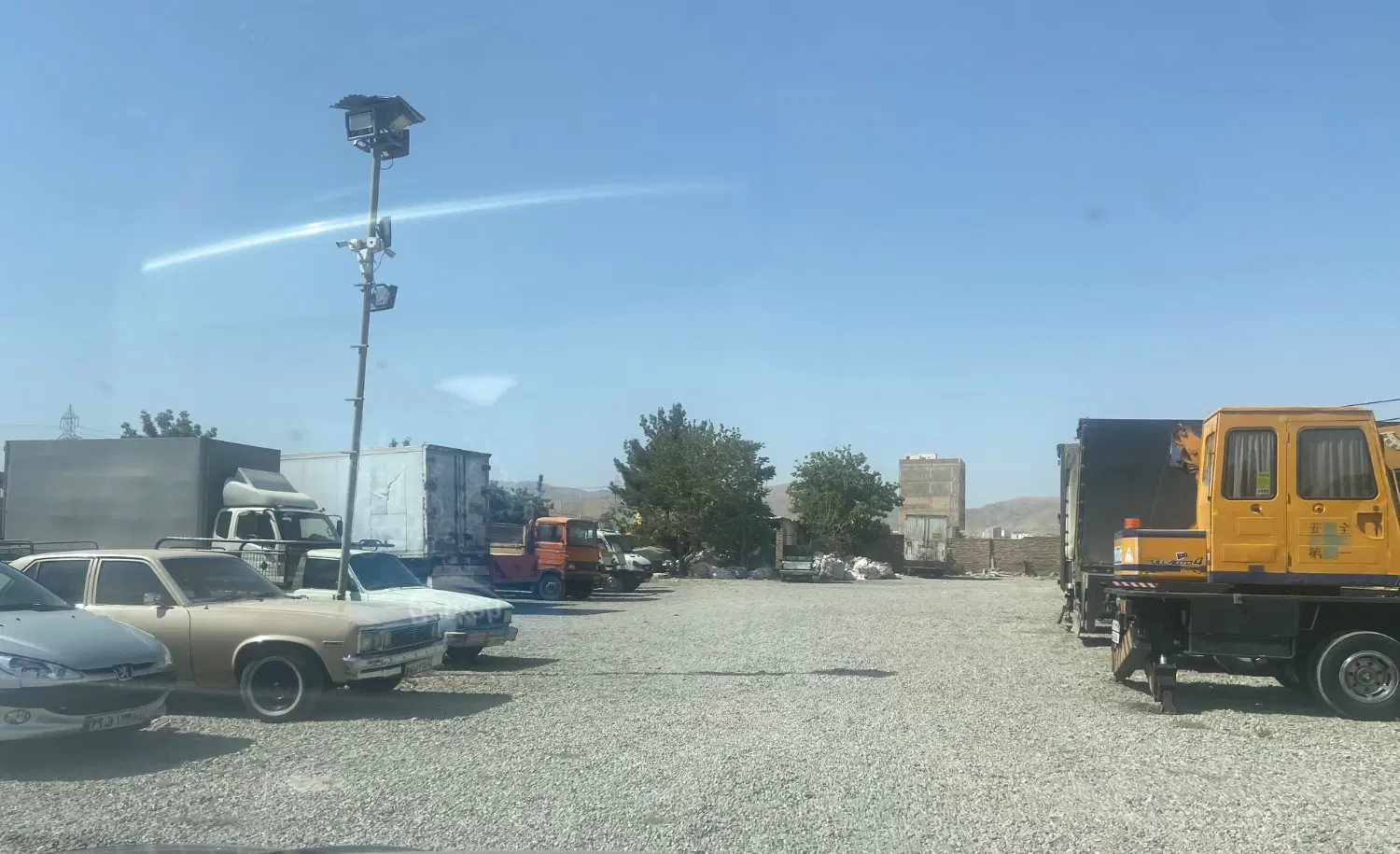 زمین چهاردیواری متراژ بالا جهت پارکینگ و سایر
