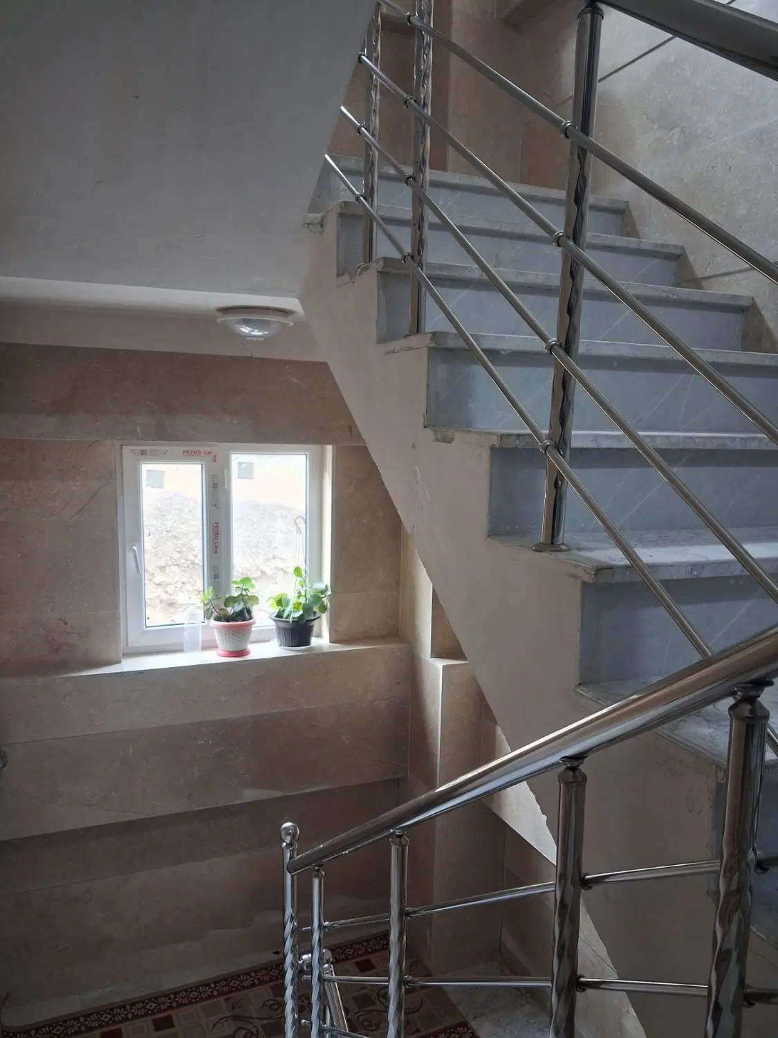 نردیک آپارتمان ارتش