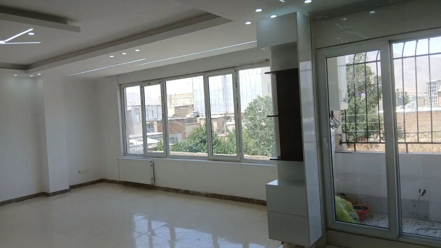 فروش ۲ طبقه و پیلوت بلوار زن