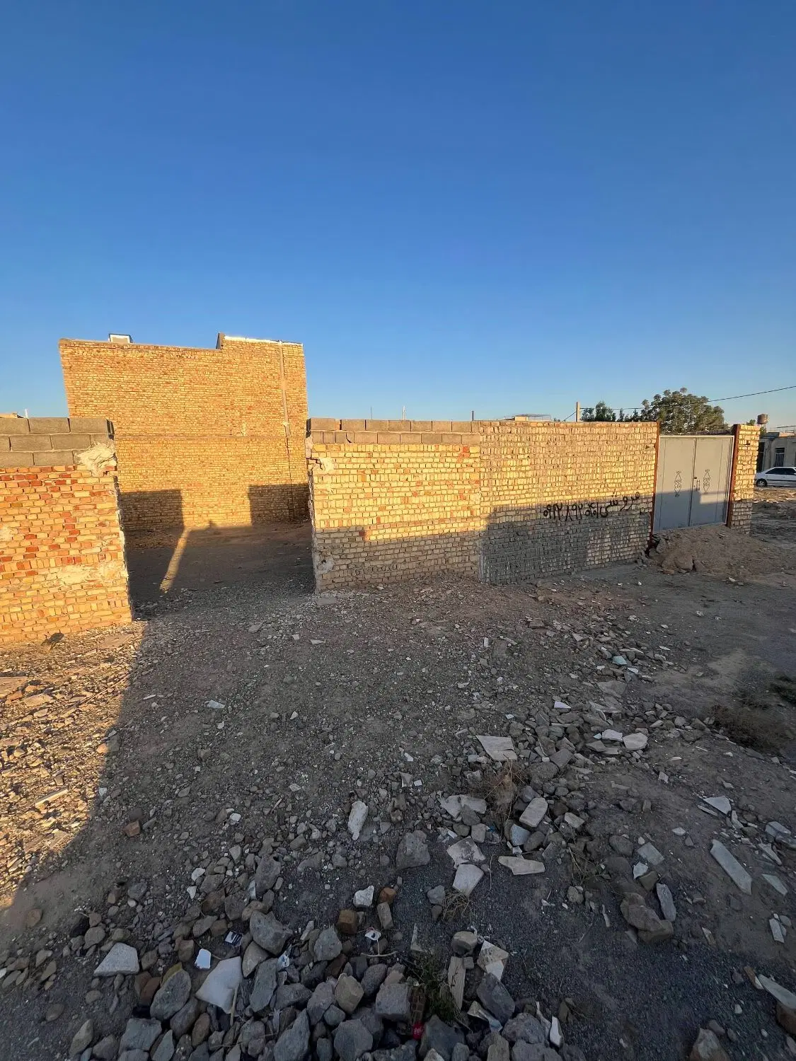 زمین ۱۰۷متری