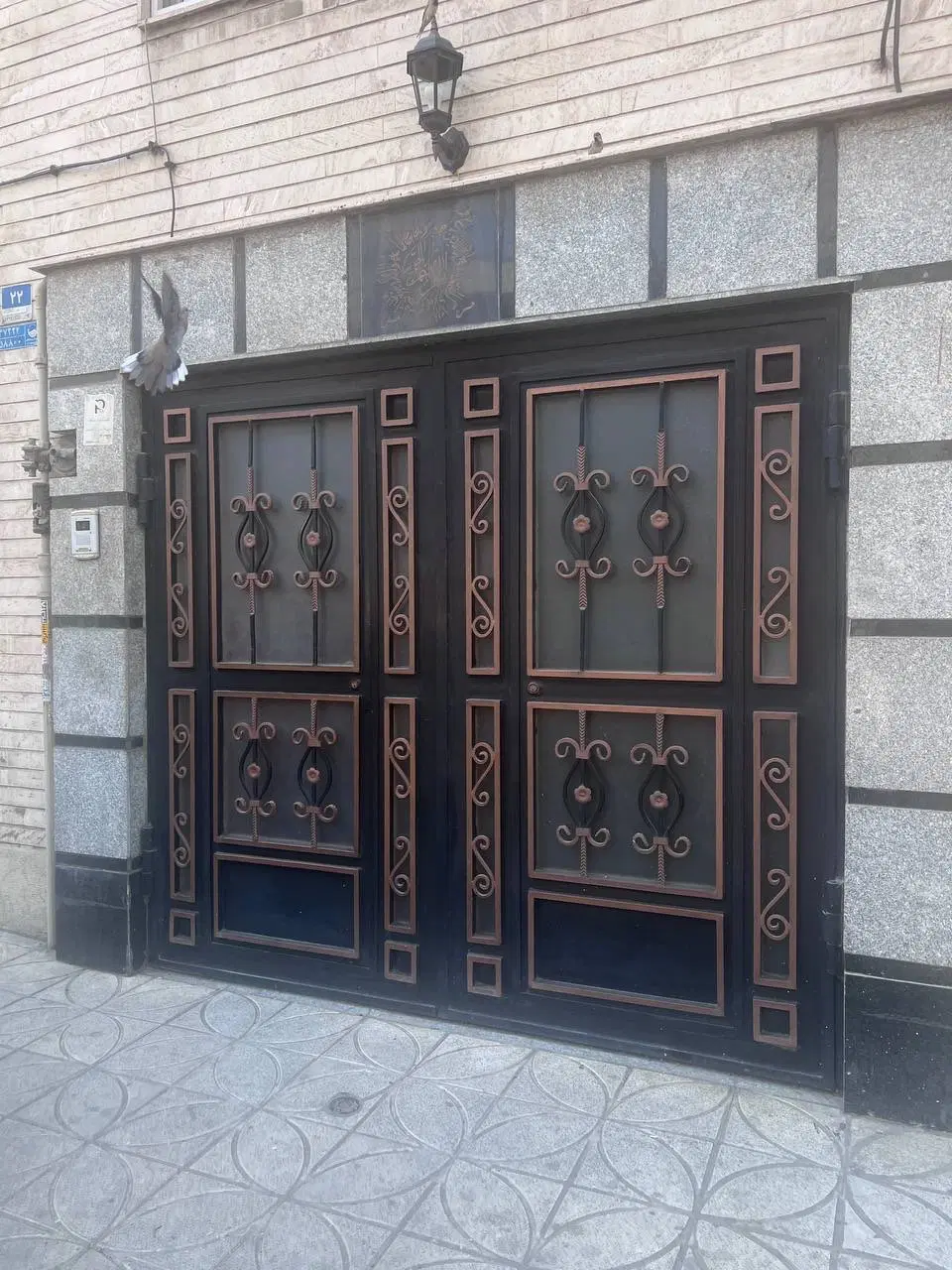خانه مناسب برای سکونت یا ساخت و ساز