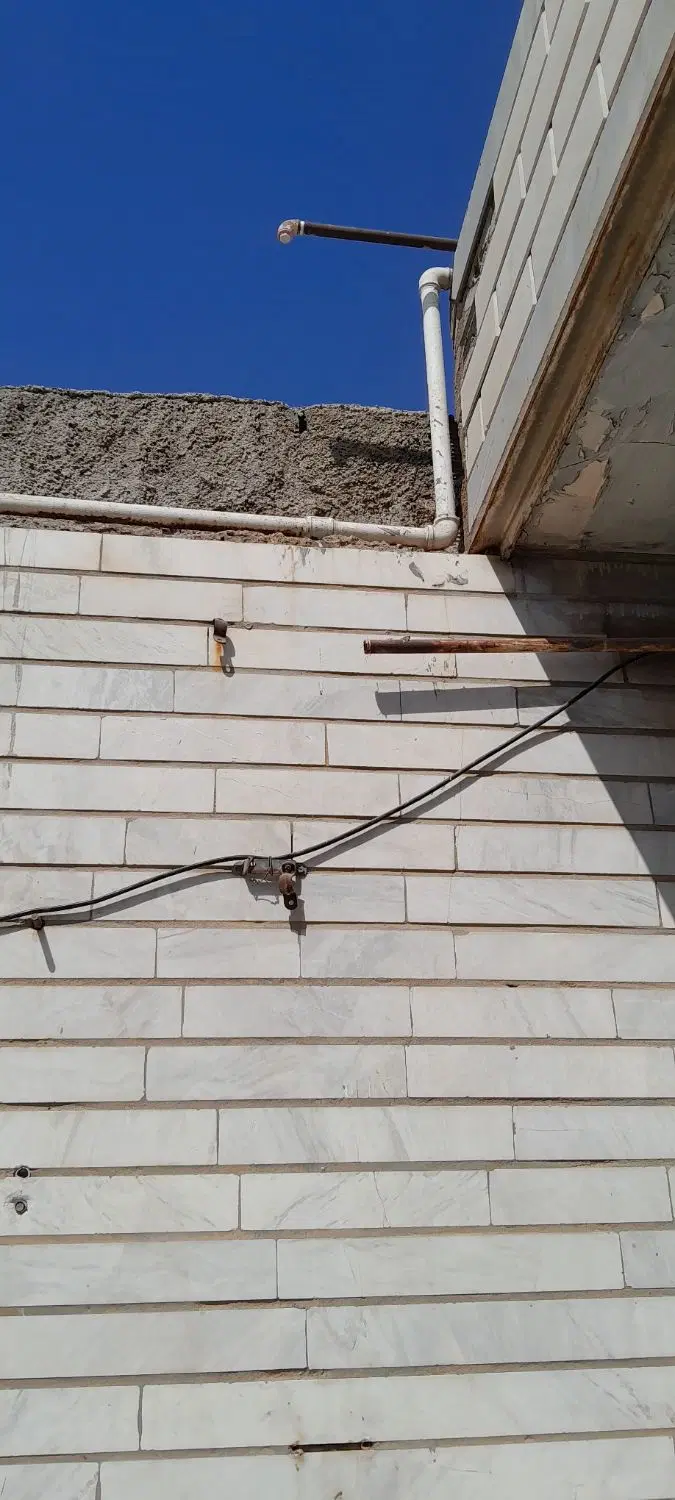 یک طبقه بالا ۵۰متری