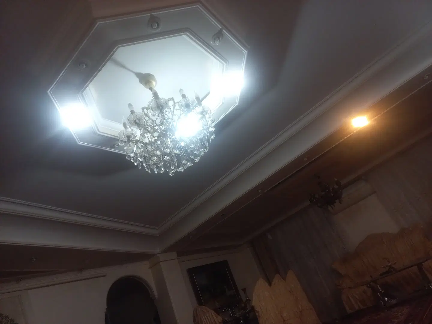 تمام رهن درباغمیشه۱۴۰مترباحیاط خلوت