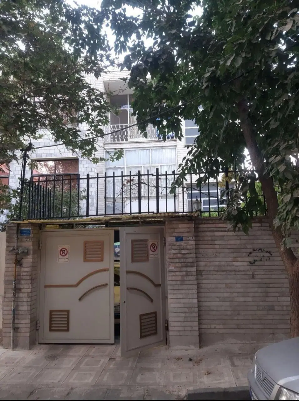 خانه ویلایی سه طبقه دربست