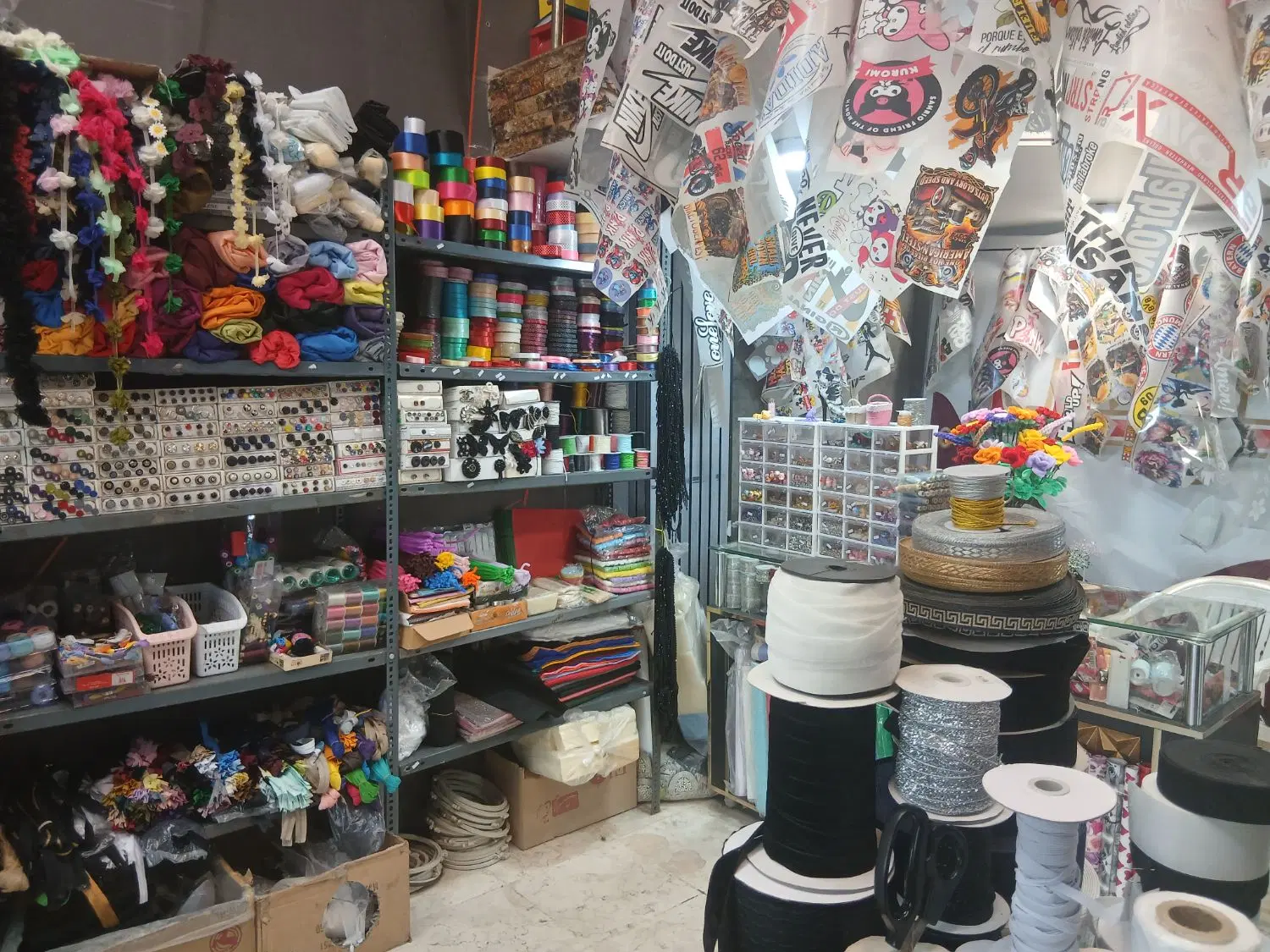 واگذاری مغازه  با کلیه اجناس