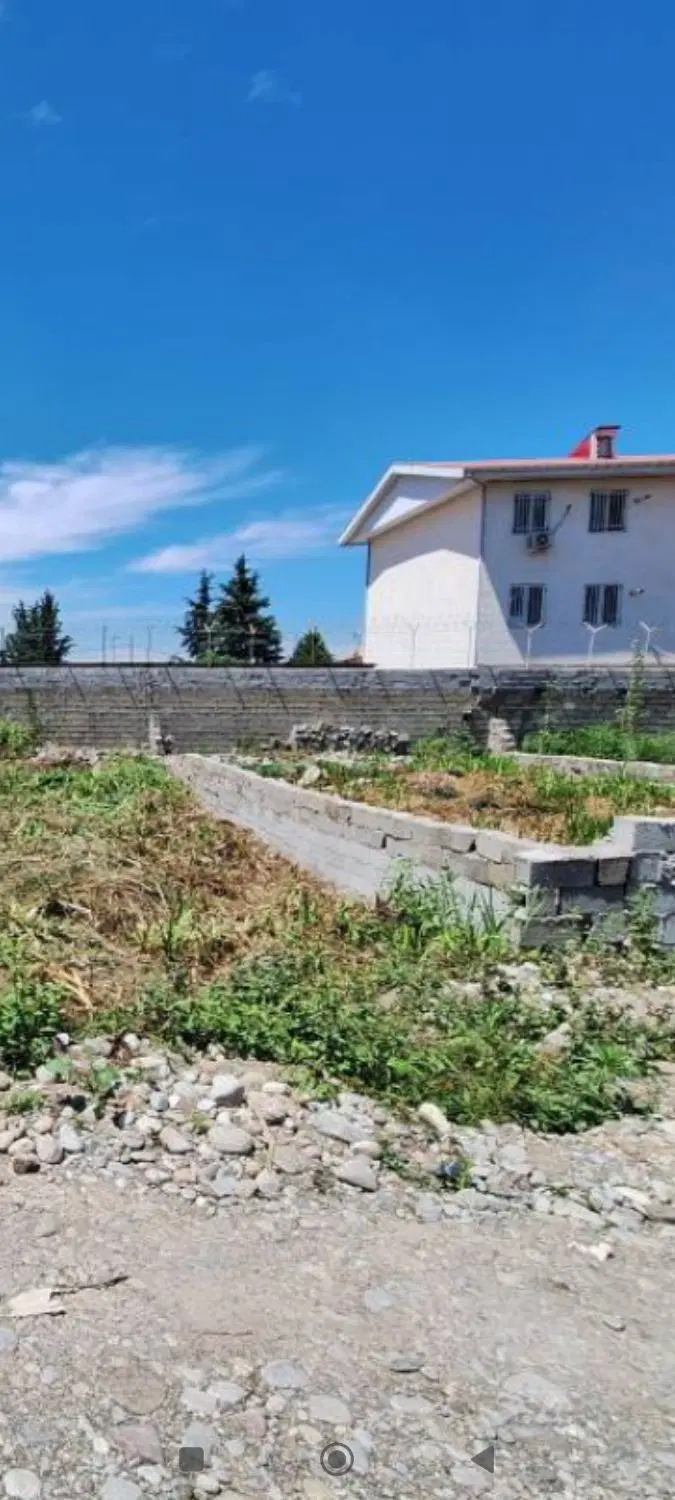 زمین با کاربری تجاری.