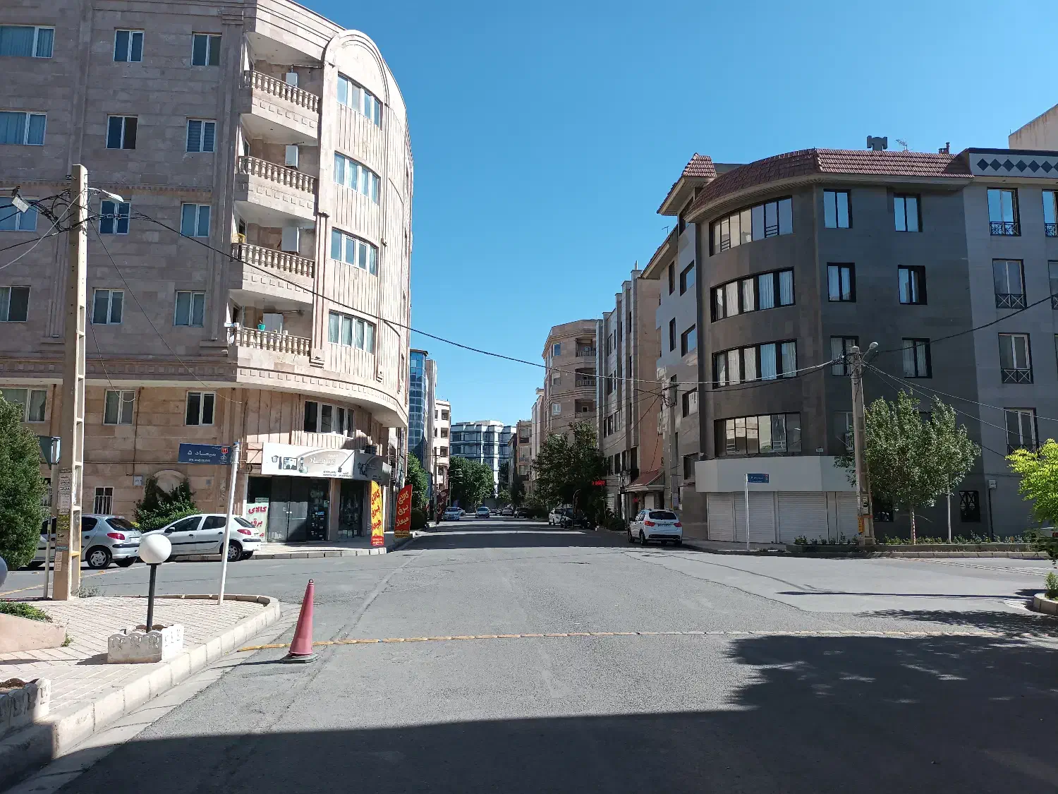 دو نبش با بالکن سر ۴ راه سند تک برگ تجاری با ملکیت